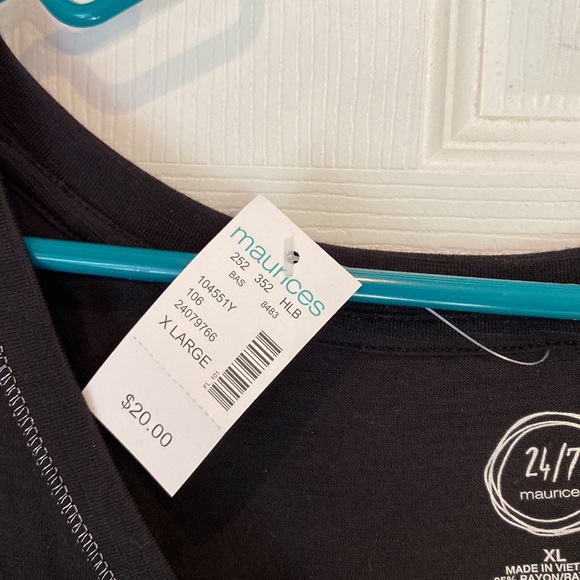 V neck basic tee - Picture 3 of 6